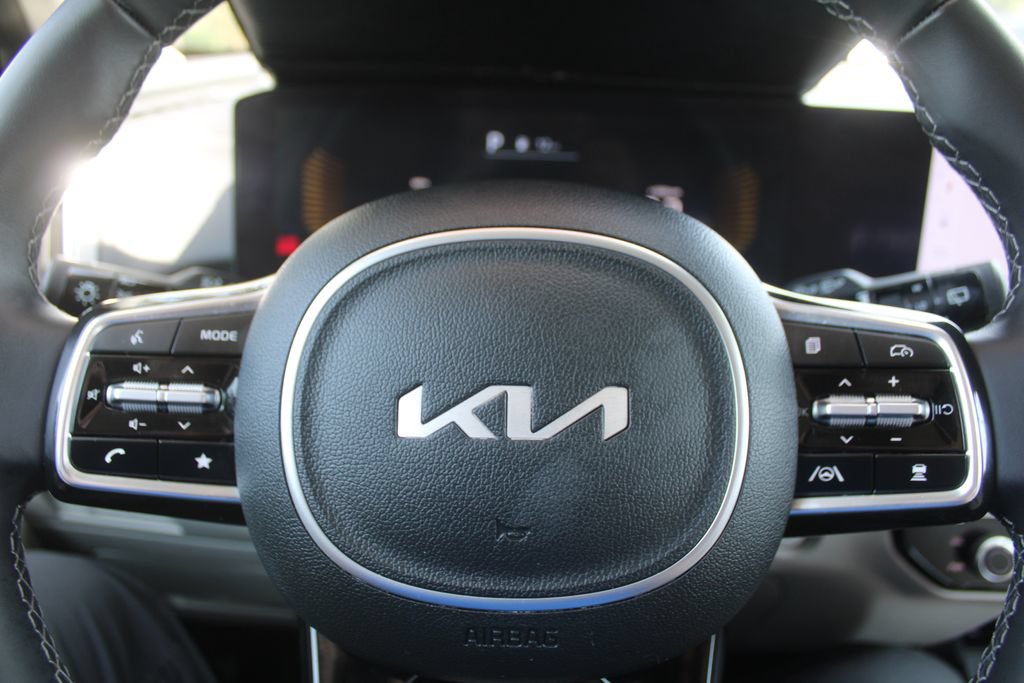 Certified 2025 Kia Sorento EX w/ Panoramic Sunroof Package FWD image 27
