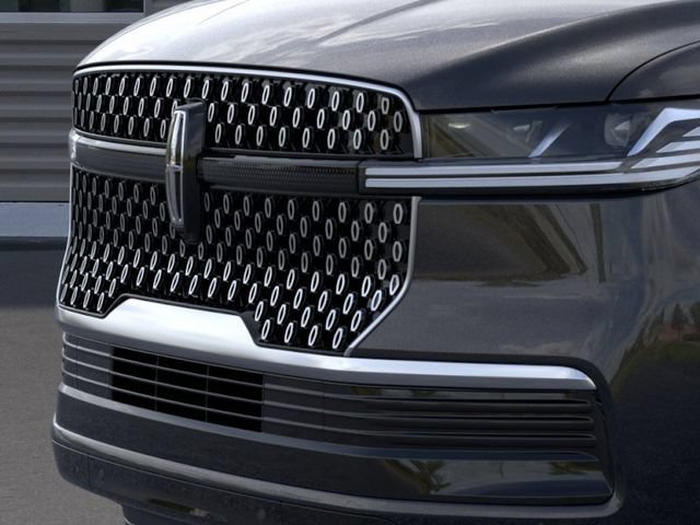 New 2026 Lincoln Navigator L Premier AWD/4WD image 17