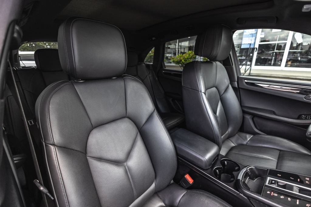 Used 2022 Porsche Macan S AWD/4WD image 26