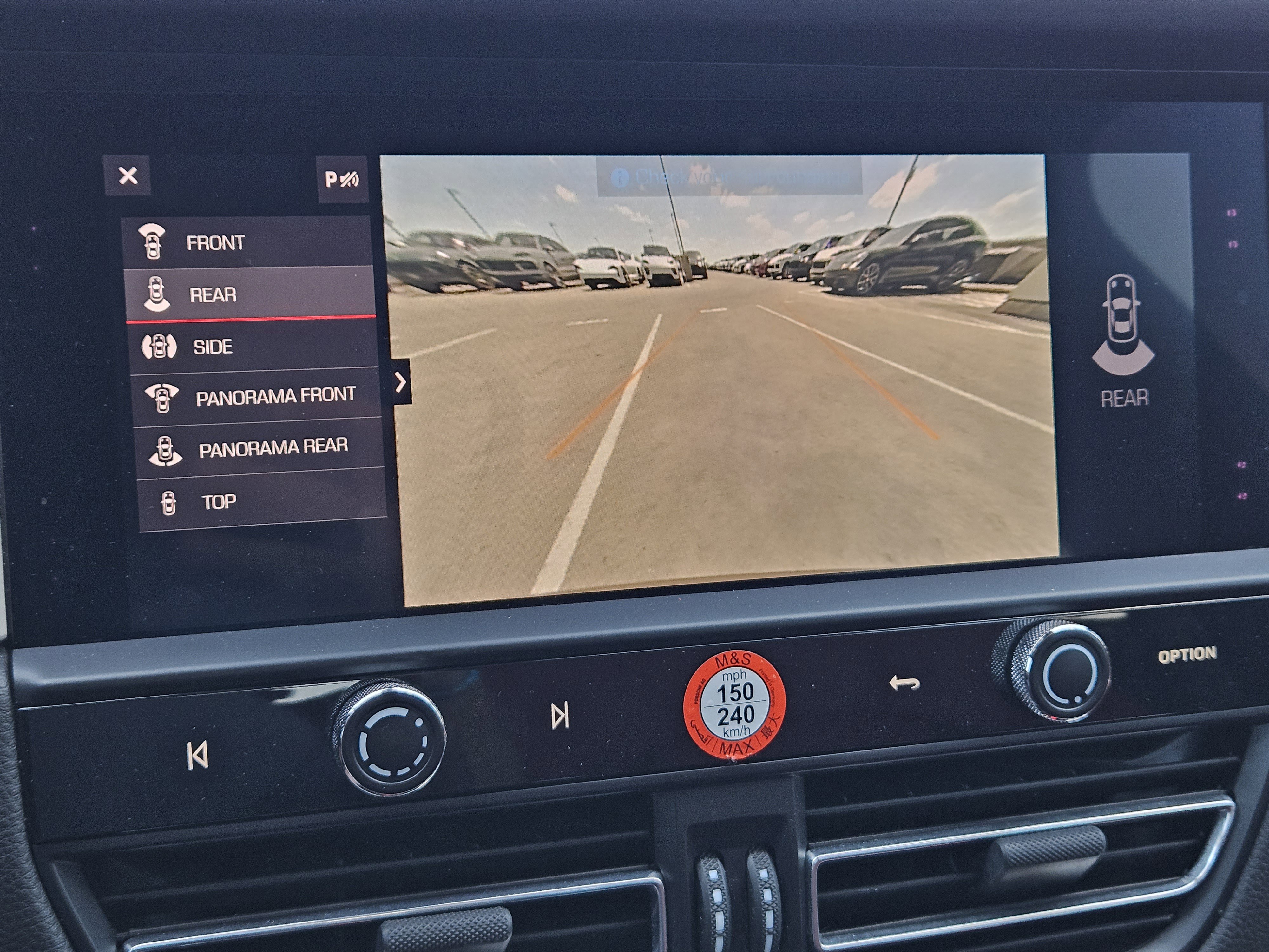 Certified 2023 Porsche Macan S image 18