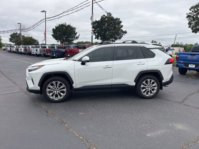 Used 2025 Toyota RAV4 Limited FWD image 38