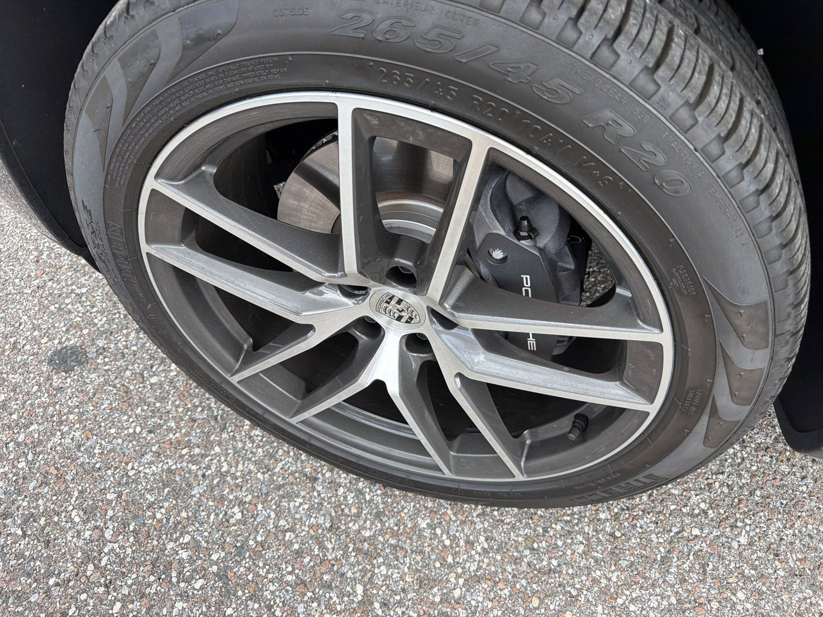 Used 2025 Porsche Macan Turbo AWD/4WD image 36