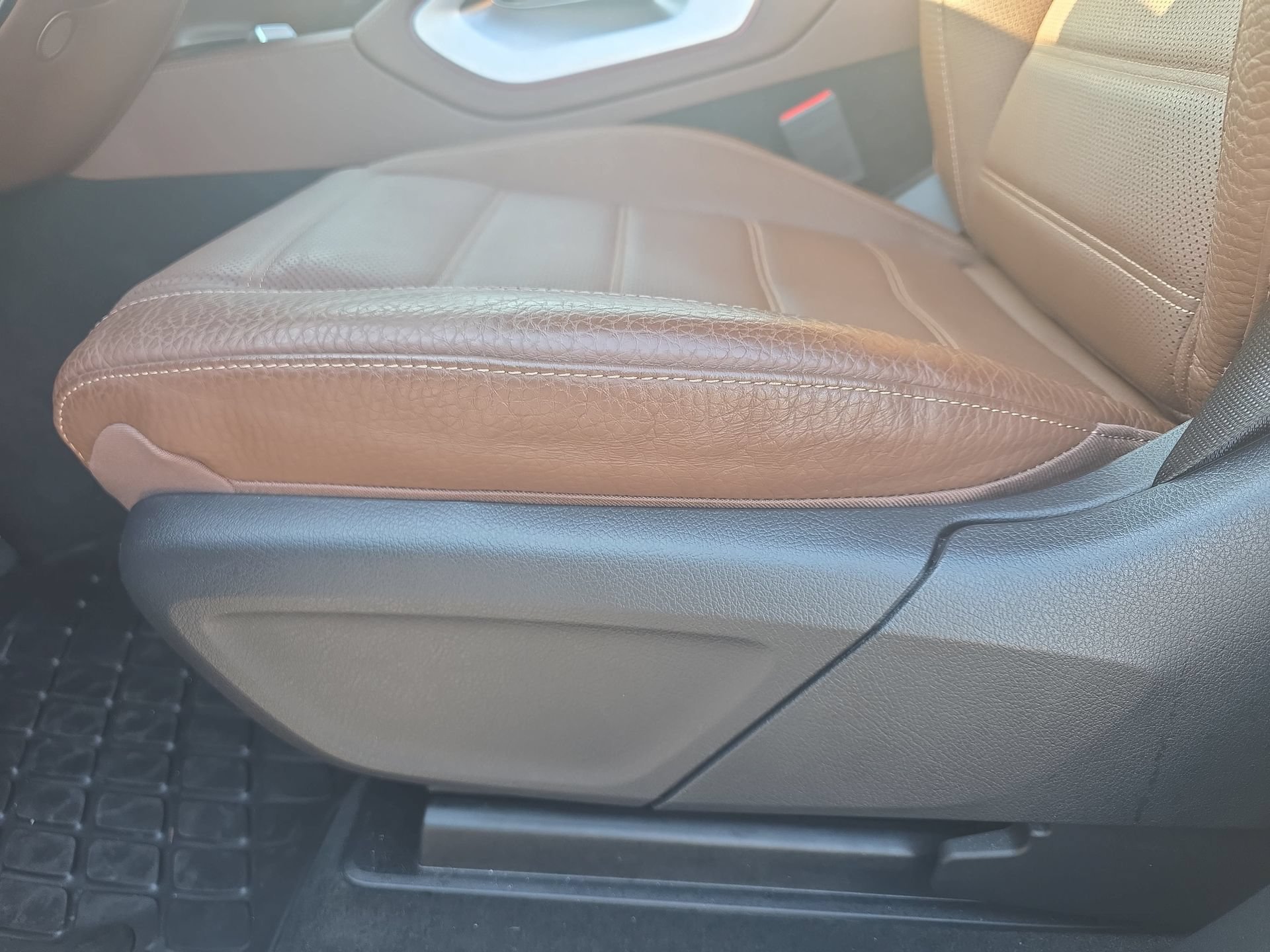 Used 2025 Mercedes-Benz GLS 580 4MATIC image 28