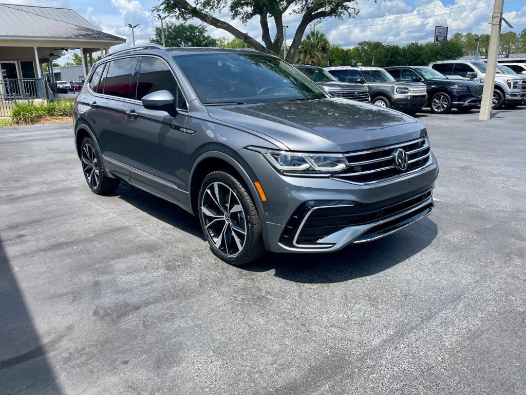 Used 2024 Volkswagen Tiguan SEL R-Line AWD/4WD image 7