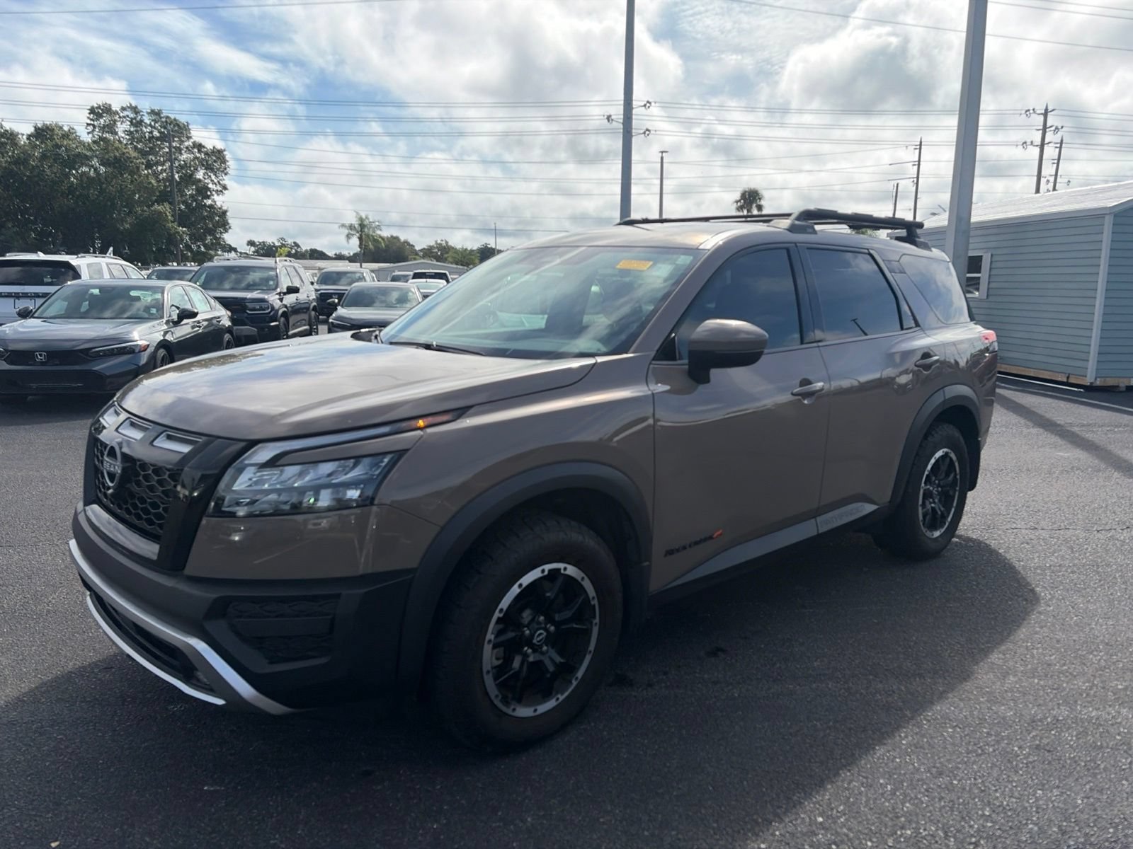 Used 2025 Nissan Pathfinder Rock Creek AWD/4WD image 3
