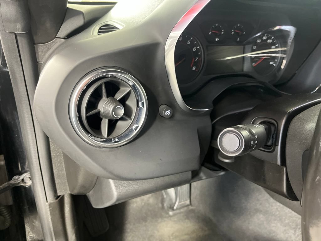 Used 2022 Chevrolet Camaro LT RWD image 20