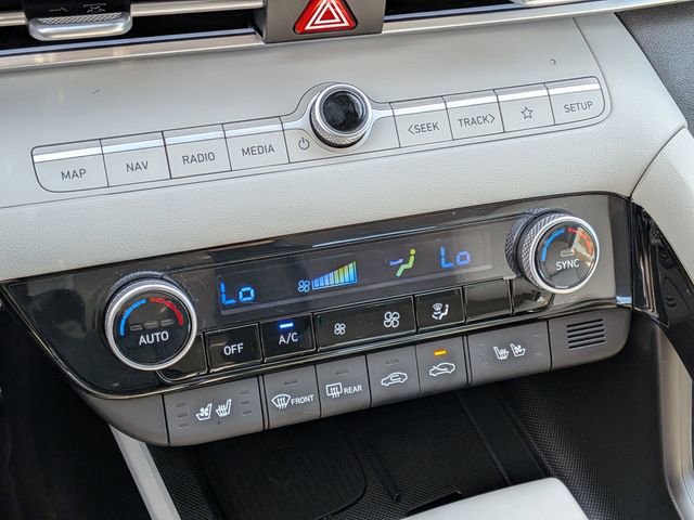 Used 2025 Hyundai Elantra Limited FWD image 23