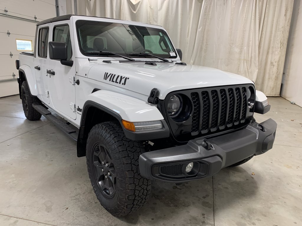 Used 2023 Jeep Gladiator Sport AWD/4WD image 14