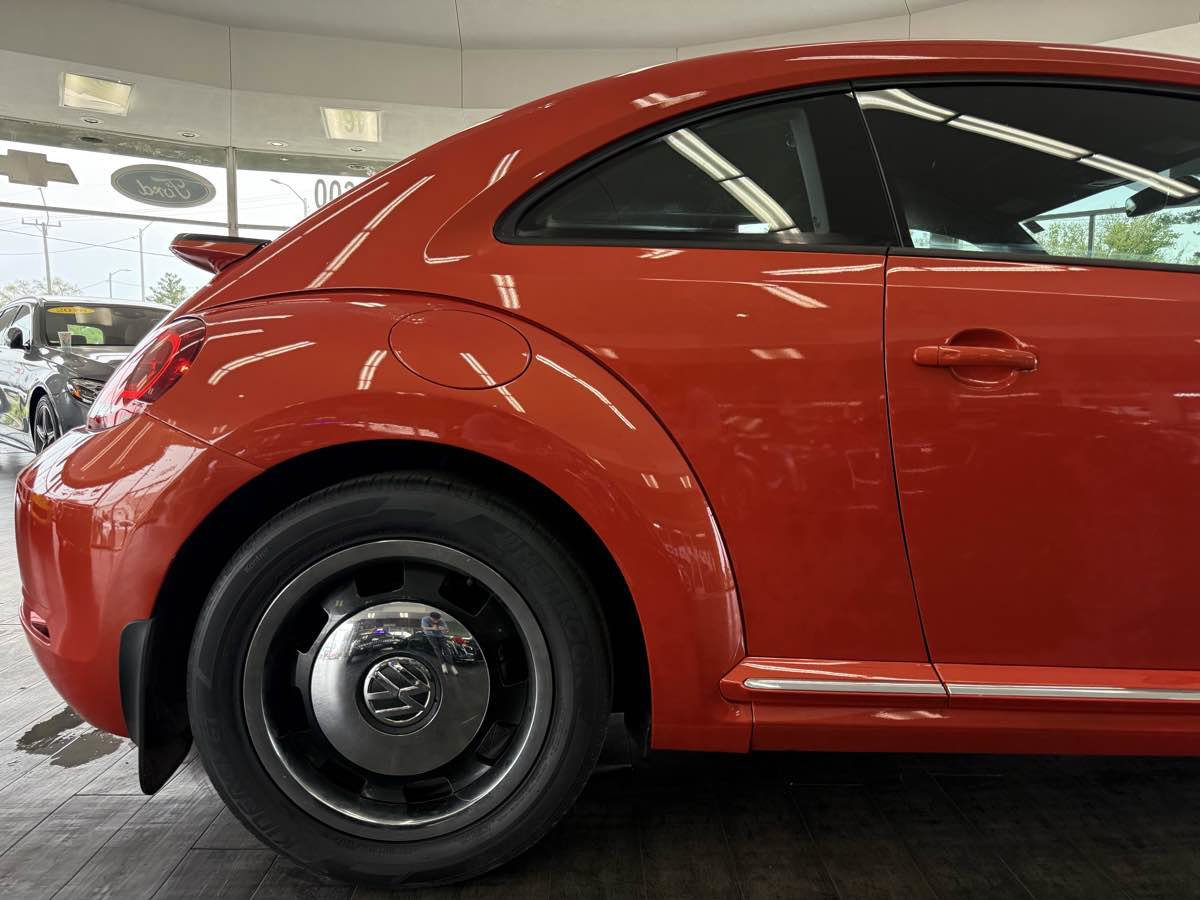 Used 2018 Volkswagen Beetle 2.0T Coast w/ Coast Lighting Package FWD image 4