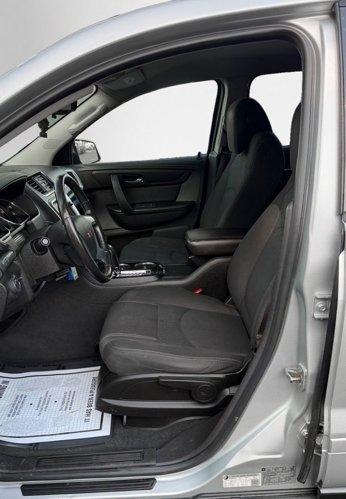 Used 2016 GMC Acadia SLE image 13
