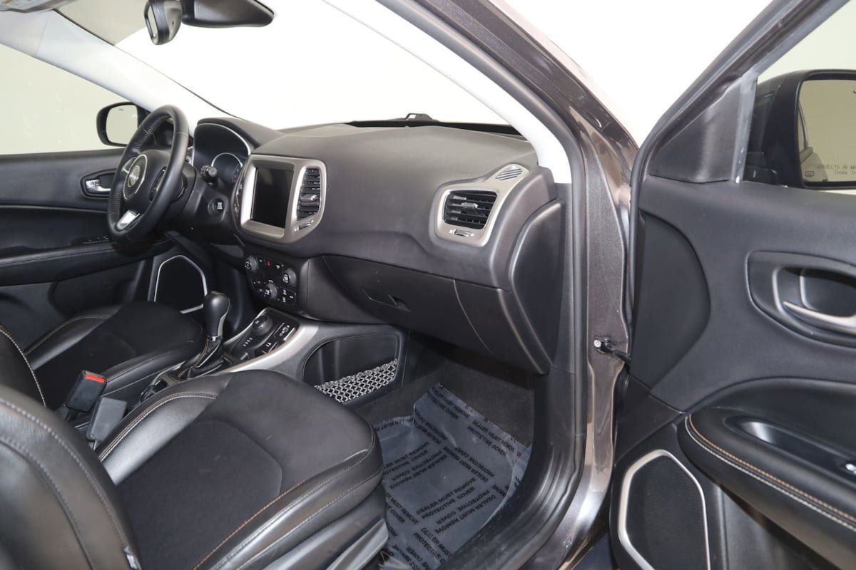 Used 2018 Jeep Compass Latitude w/ Popular Equipment Group image 37