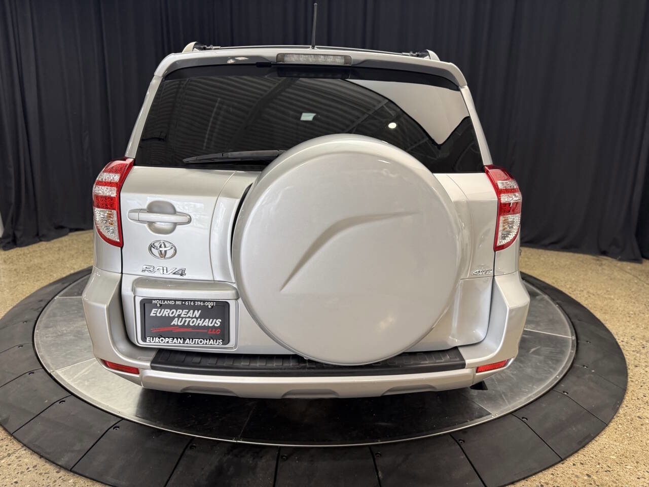 Used 2011 Toyota RAV4 4WD w/ Base L4 Extra Value Pkg image 7