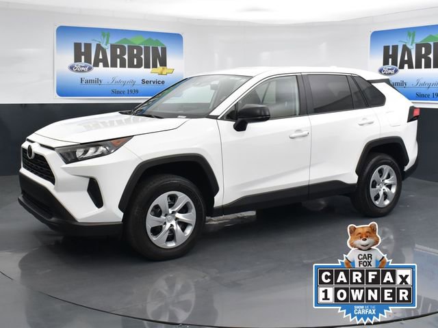 Used 2022 Toyota RAV4 LE image 1