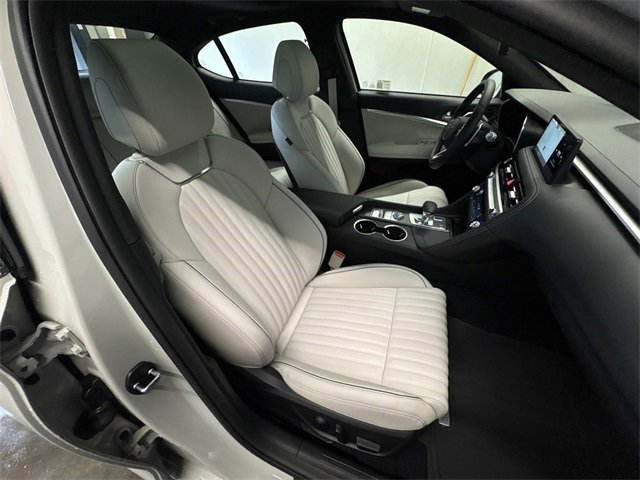 Used 2025 Genesis G70 3.3T Advanced image 22