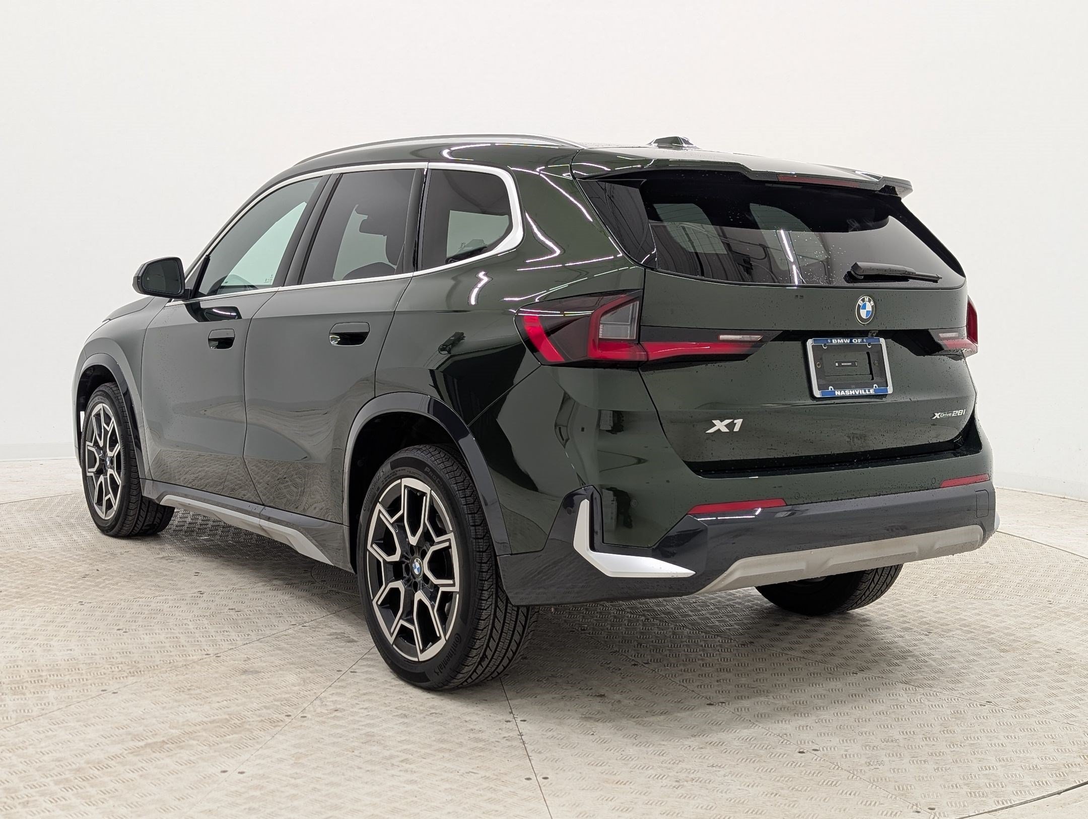 Used 2025 BMW X1 xDrive28i w/ Convenience Package AWD/4WD image 3