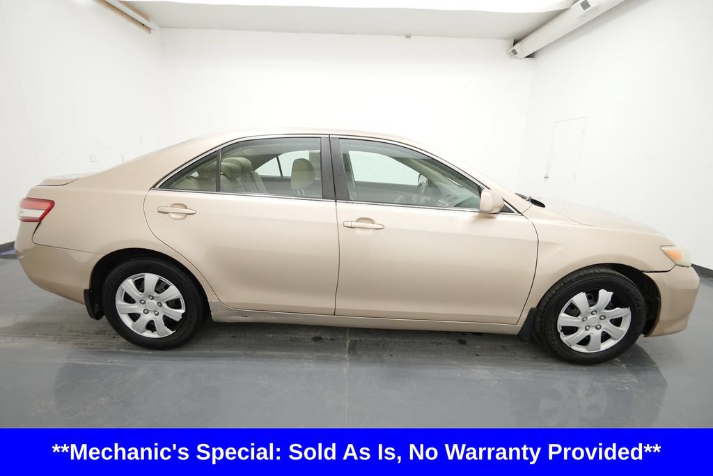 Used 2010 Toyota Camry LE FWD image 9