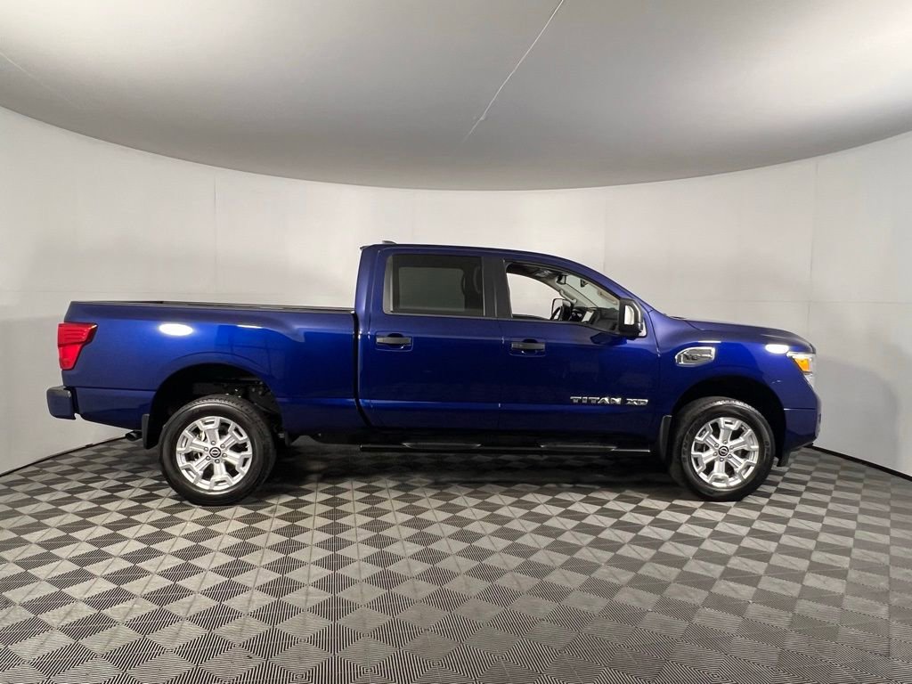 Used 2024 Nissan Titan SV w/ SV Convenience Package image 5