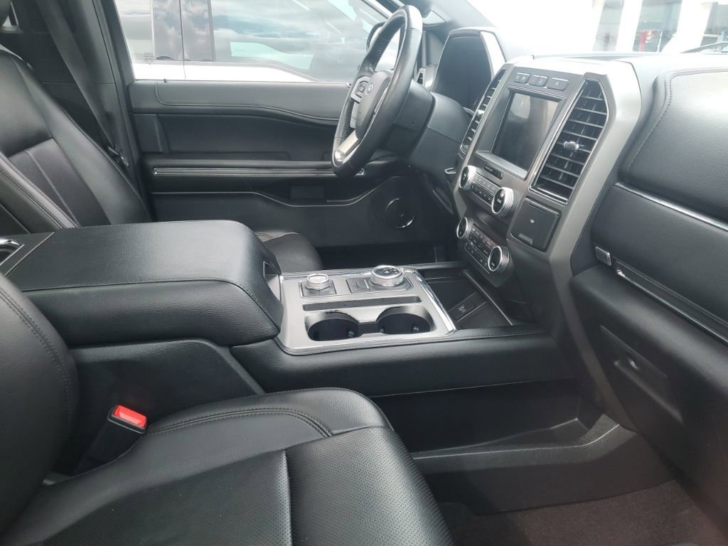 Used 2021 Ford Expedition Max XLT image 3