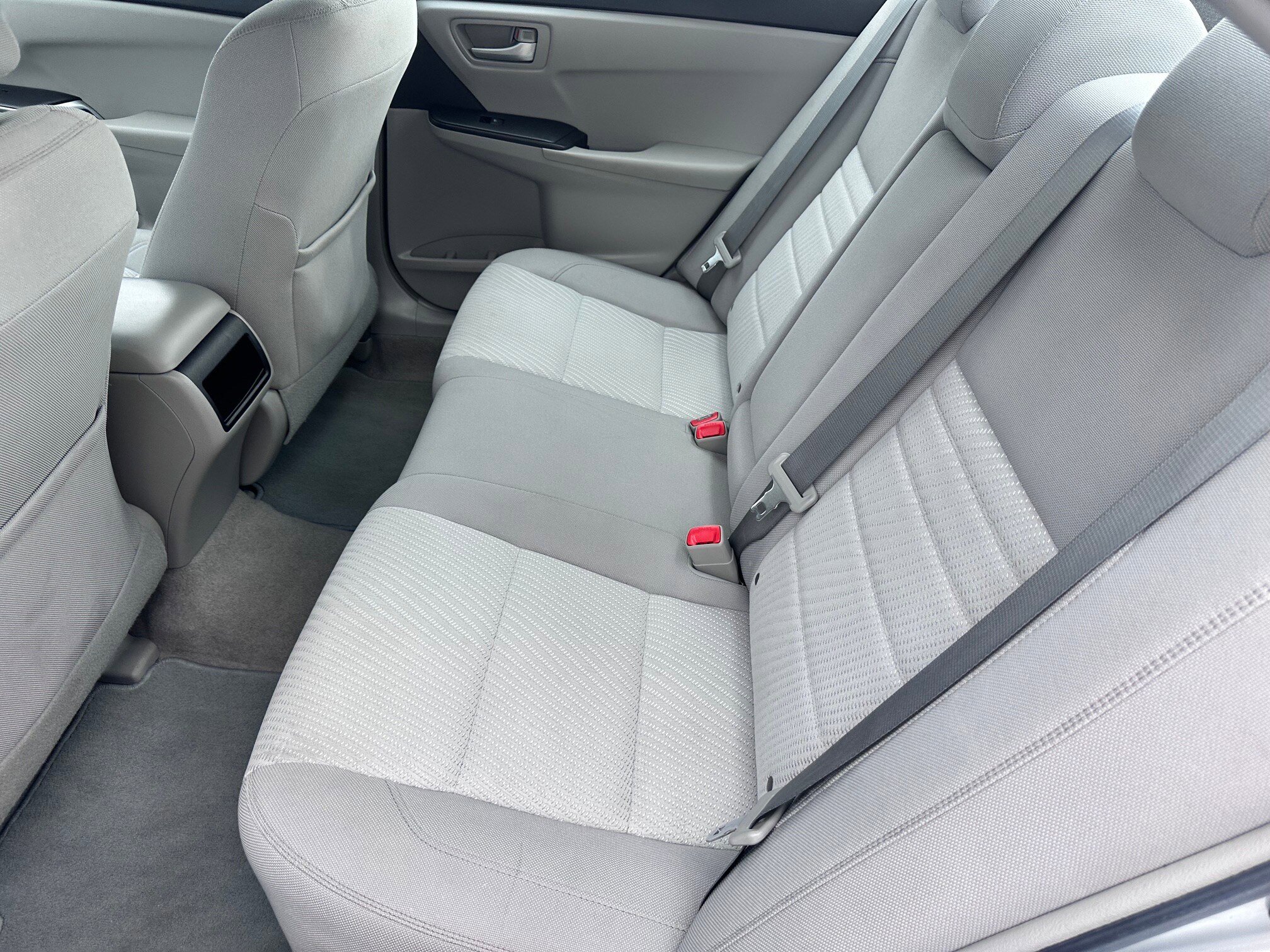 Used 2017 Toyota Camry LE w/ Moonroof Package FWD image 6