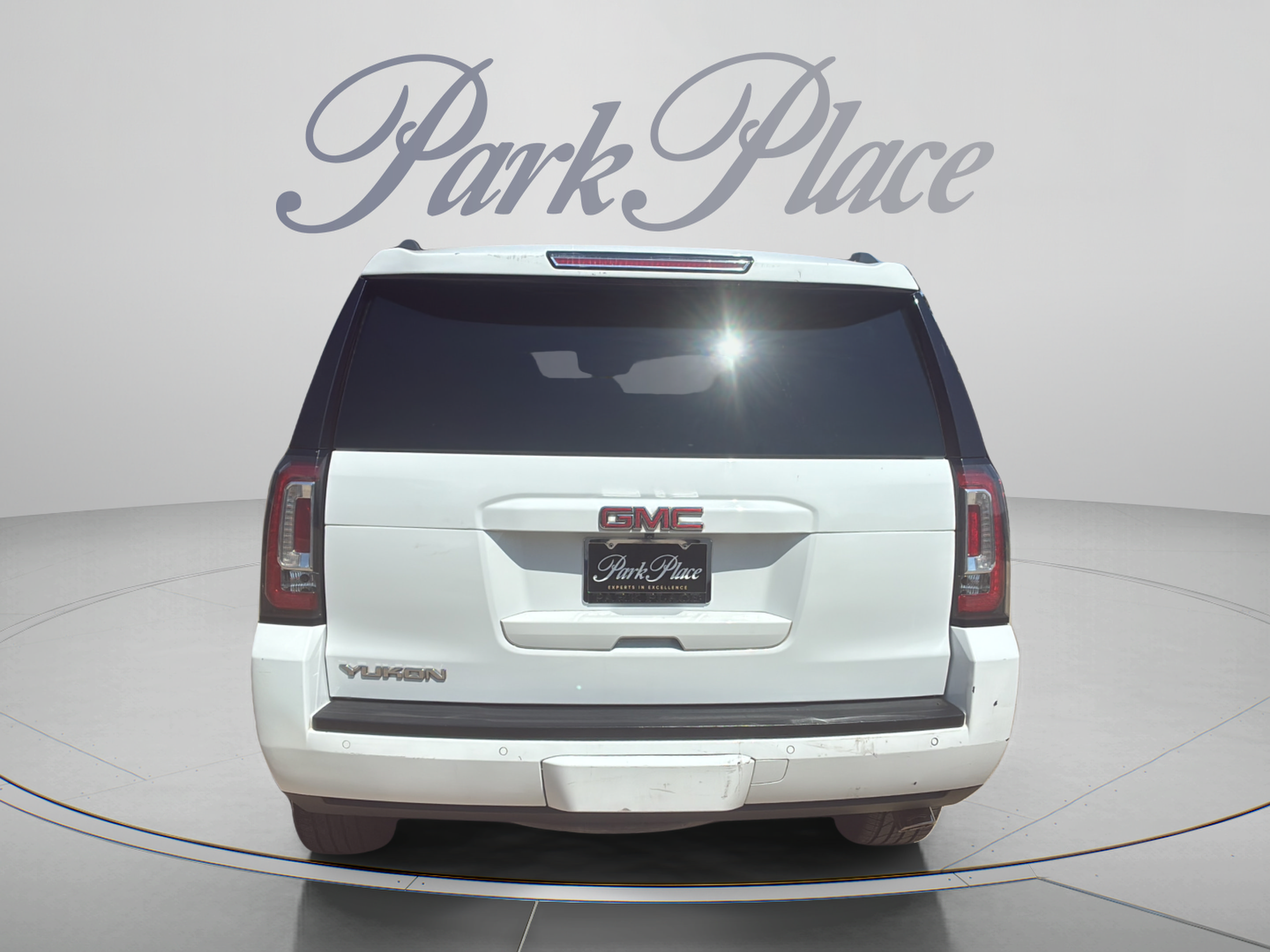 Used 2018 GMC Yukon SLT w/ Premium Edition RWD image 4