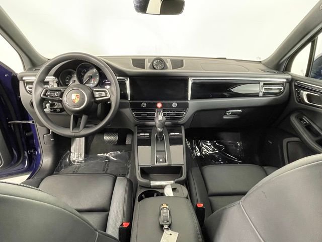 New 2025 Porsche Macan image 39