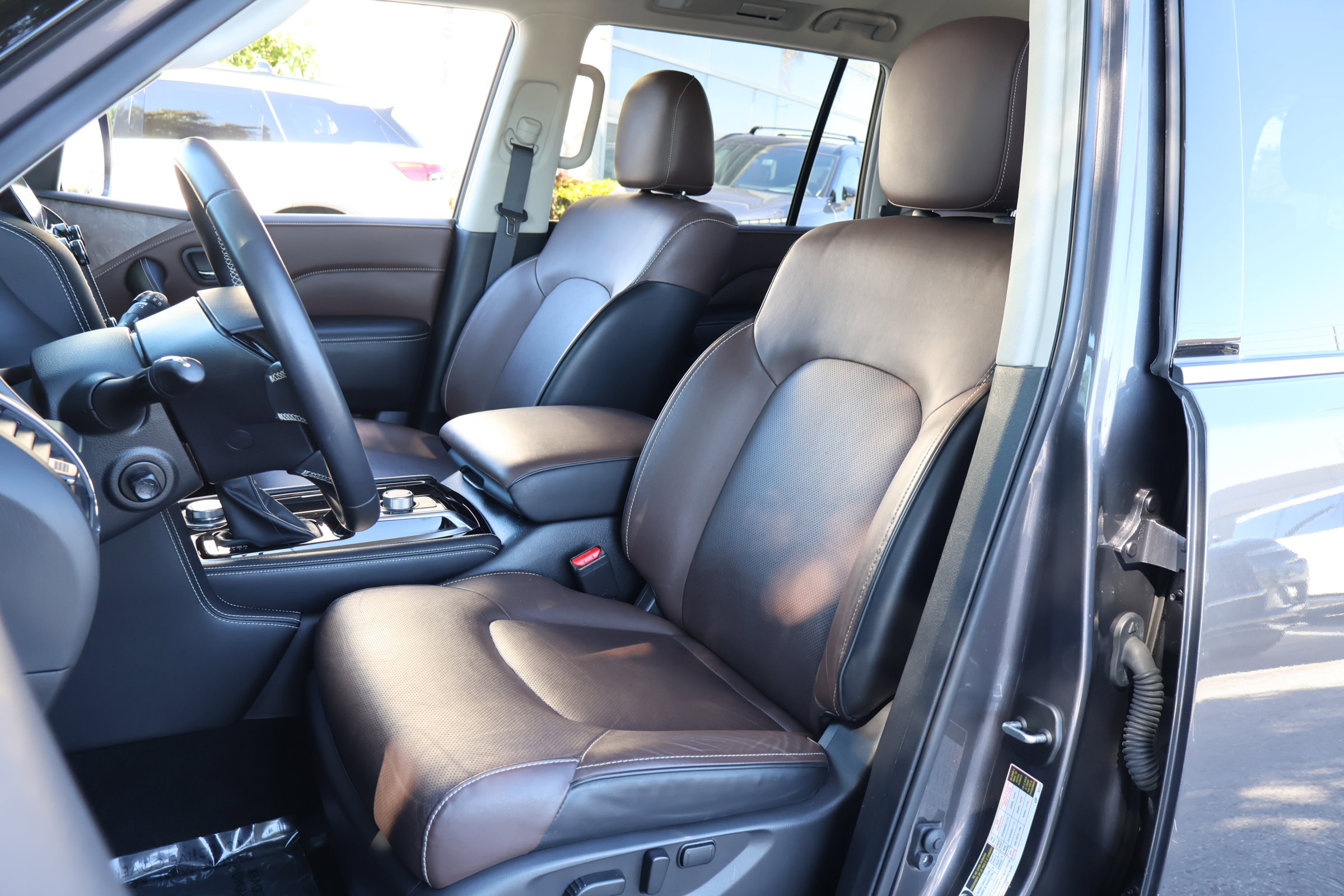 Certified 2024 INFINITI QX80 Premium Select w/ Cargo Package image 2