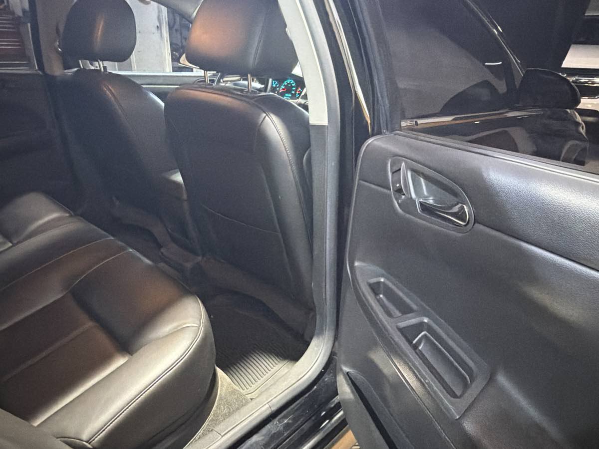 Used 2013 Chevrolet Impala LTZ FWD image 24