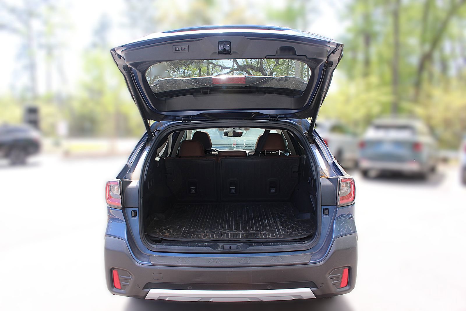 Used 2020 Subaru Outback Touring w/ Popular Package #2 image 8