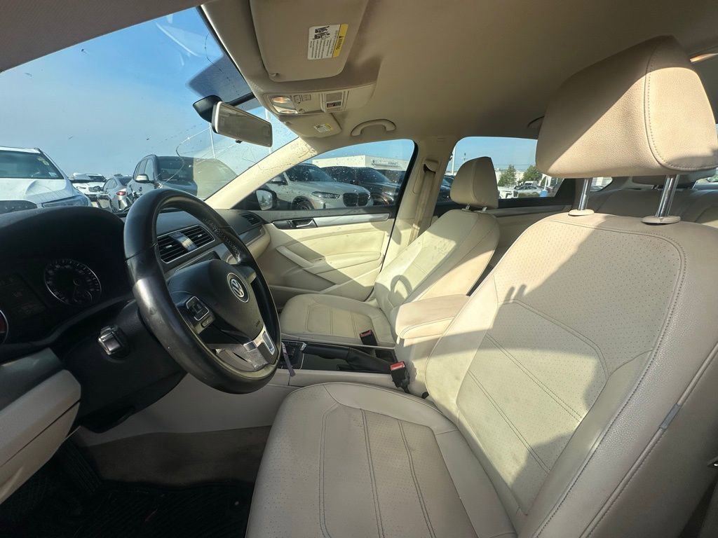 Used 2014 Volkswagen Passat 1.8T Wolfsburg Edition image 3