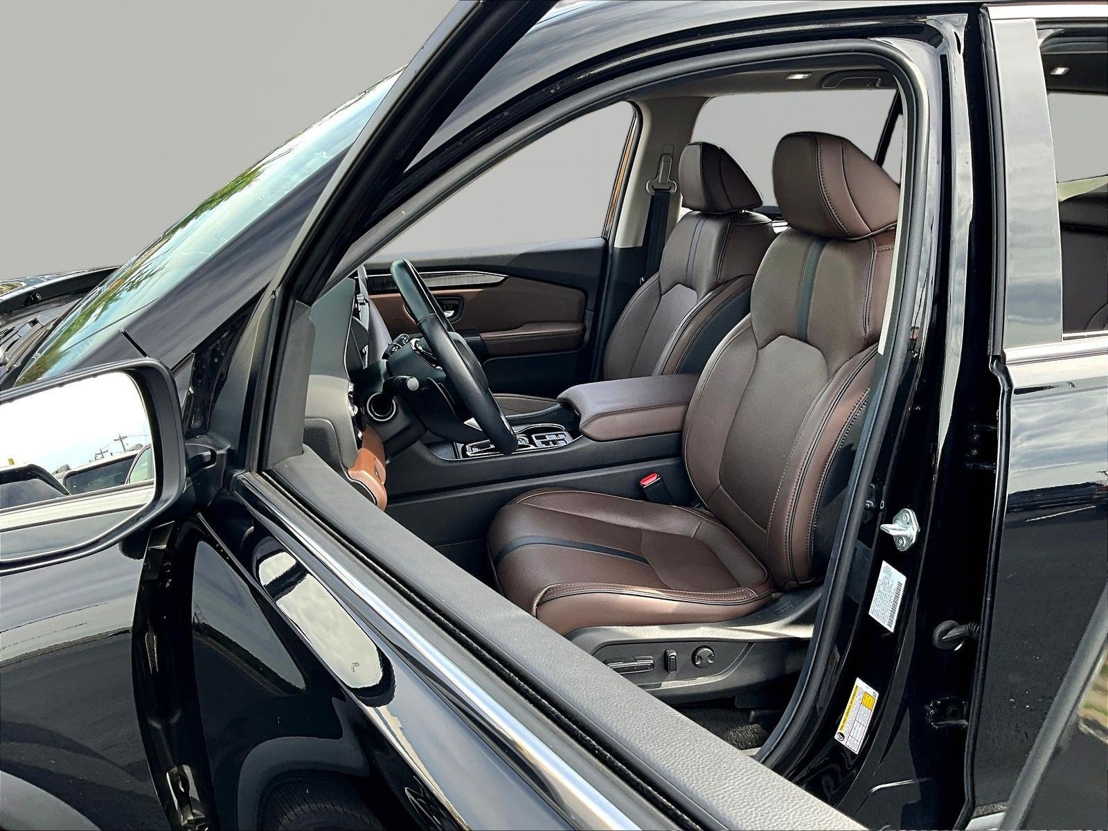 Used 2025 Honda Pilot Elite image 21