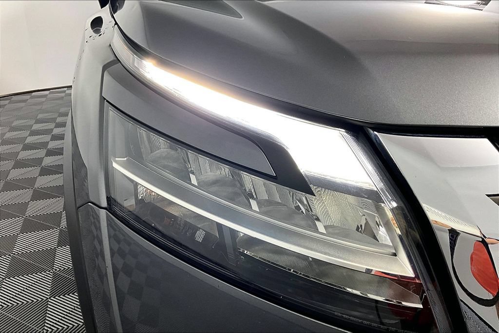 Used 2022 Nissan Pathfinder SL AWD/4WD image 29