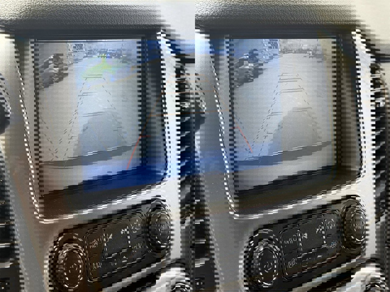 Used 2020 Chevrolet Suburban Premier w/ Premier Plus Edition image 19