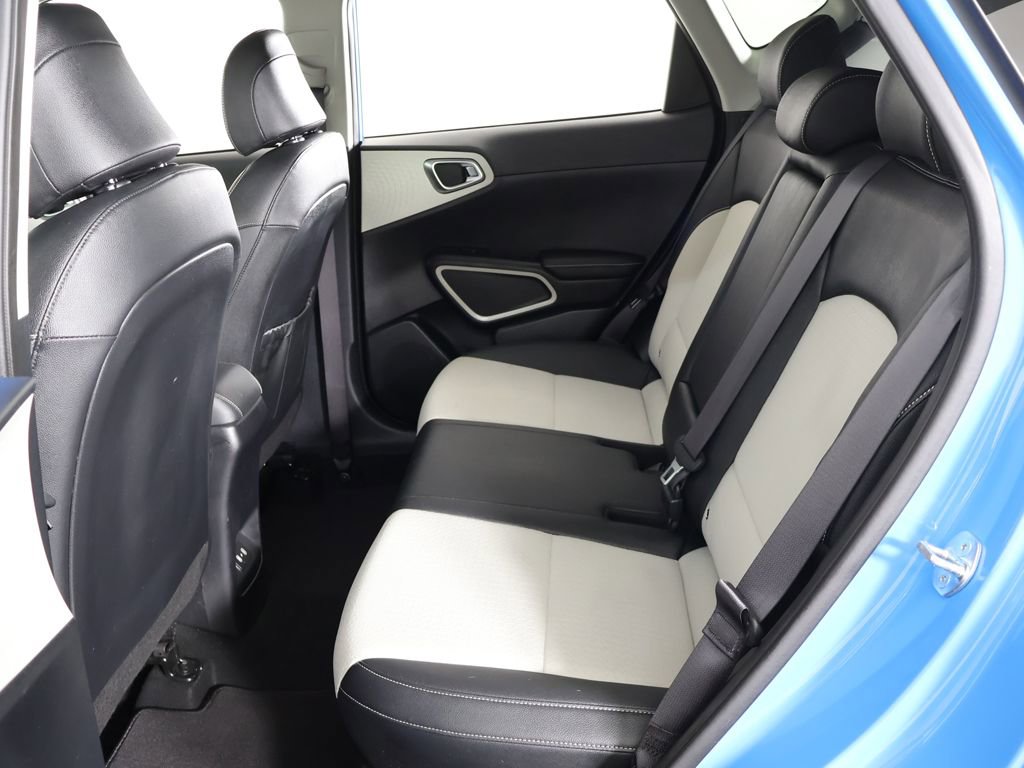 Used 2023 Kia Soul GT-Line FWD image 31