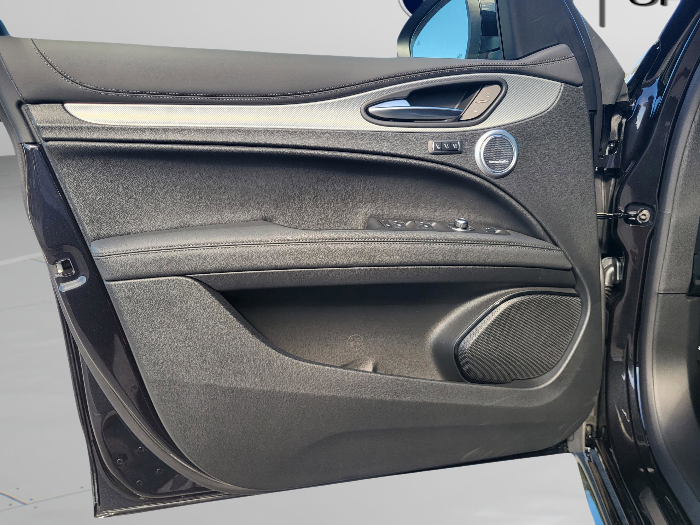 New 2026 Alfa Romeo Stelvio Sprint AWD/4WD image 28