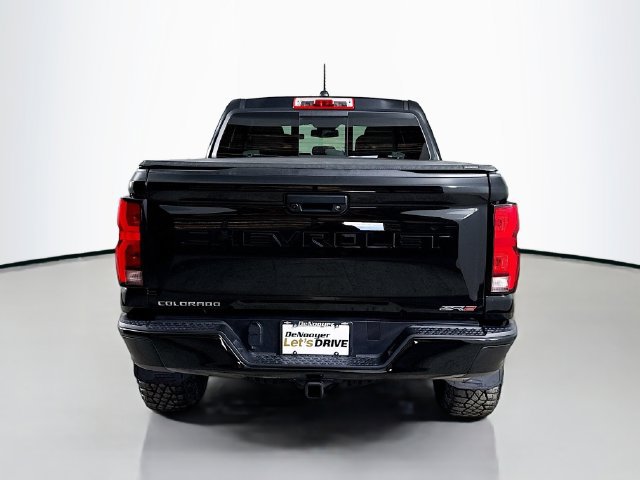 Used 2024 Chevrolet Colorado ZR2 AWD/4WD image 8