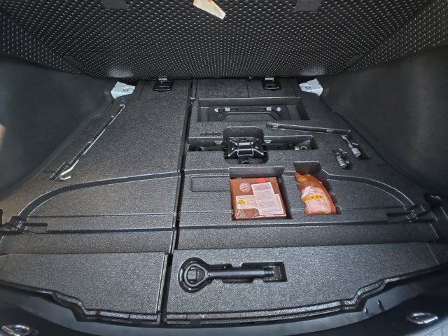 Used 2016 Toyota Prius Four Touring FWD image 13