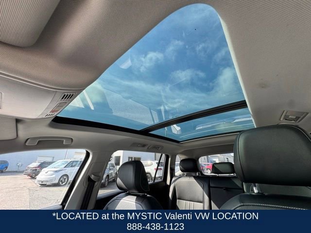 Certified 2022 Volkswagen Tiguan SE w/ Panoramic Sunroof Package AWD/4WD image 38