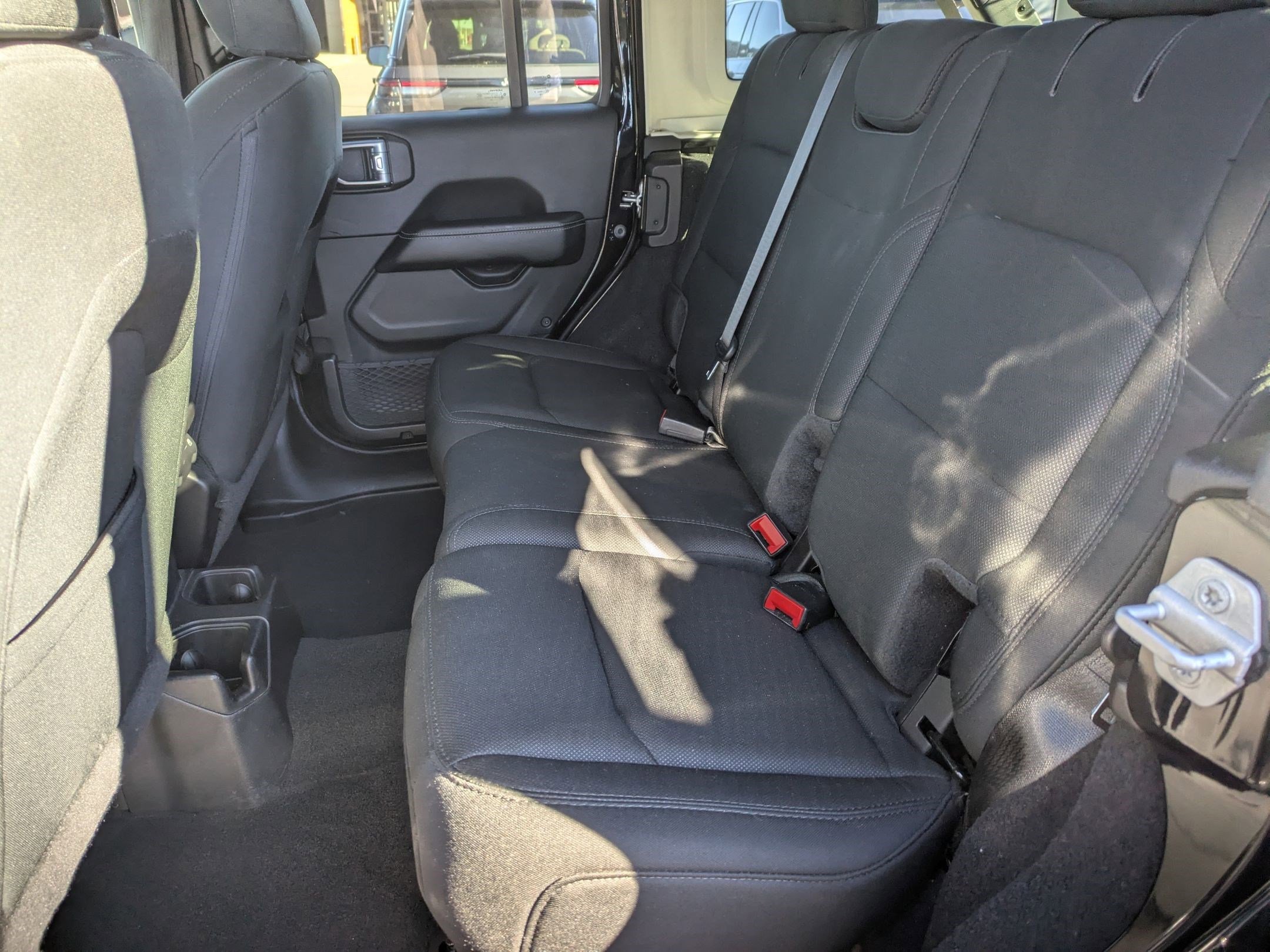 Used 2019 Jeep Wrangler Unlimited Sahara w/ Uconnect 4C Nav & Sound Group image 21