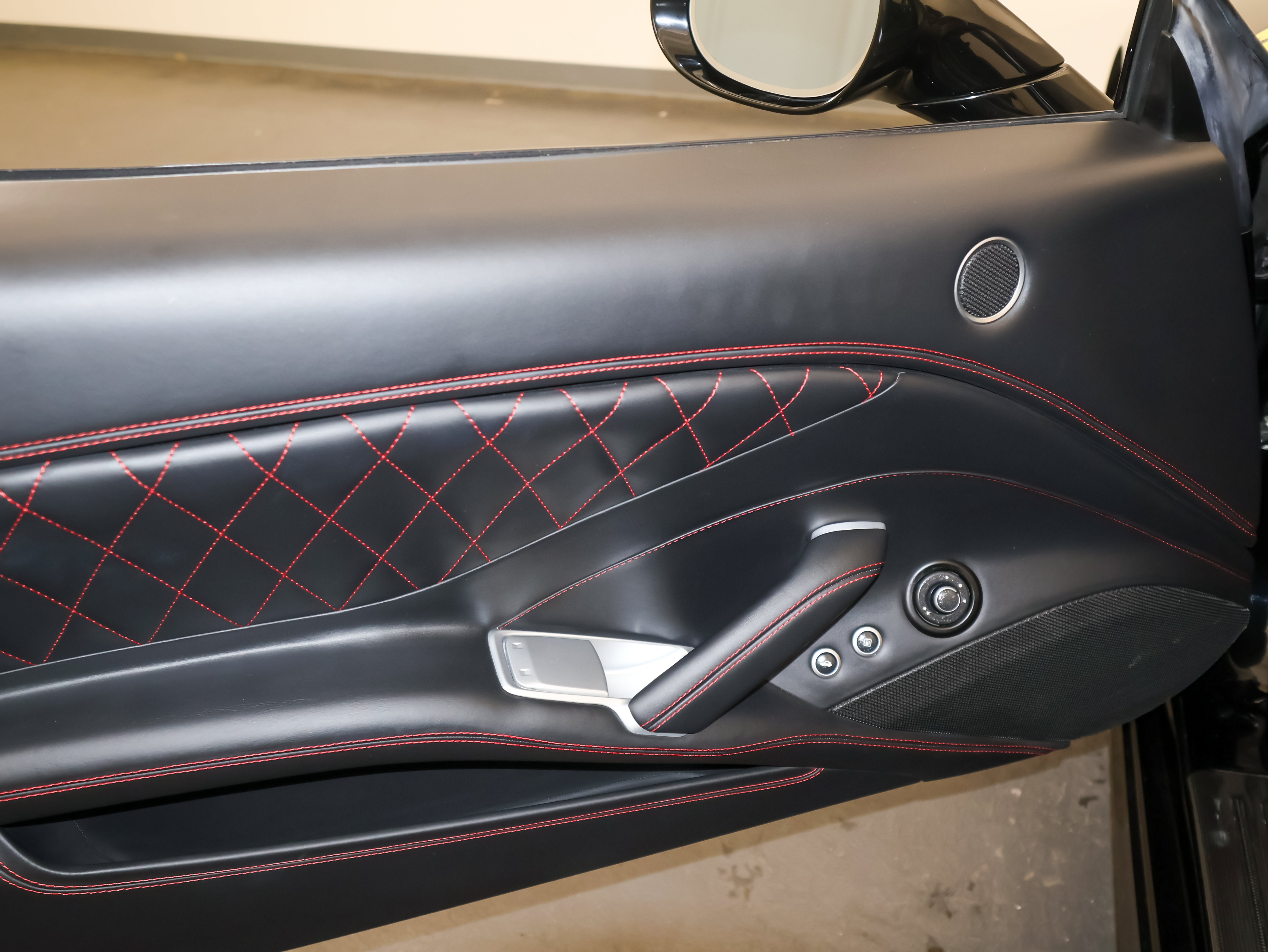 Used 2017 Ferrari California T RWD image 18