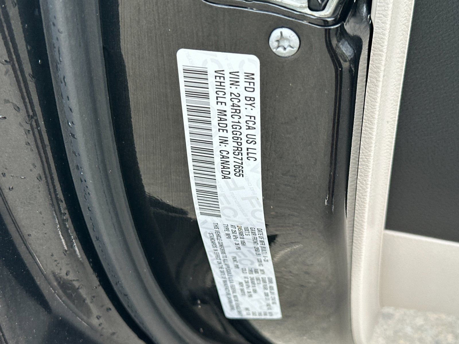 Used 2023 Chrysler Pacifica Limited image 35