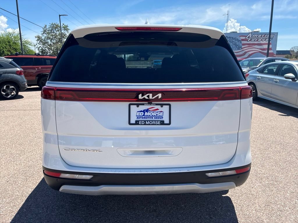 Used 2022 Kia Carnival LX FWD image 4