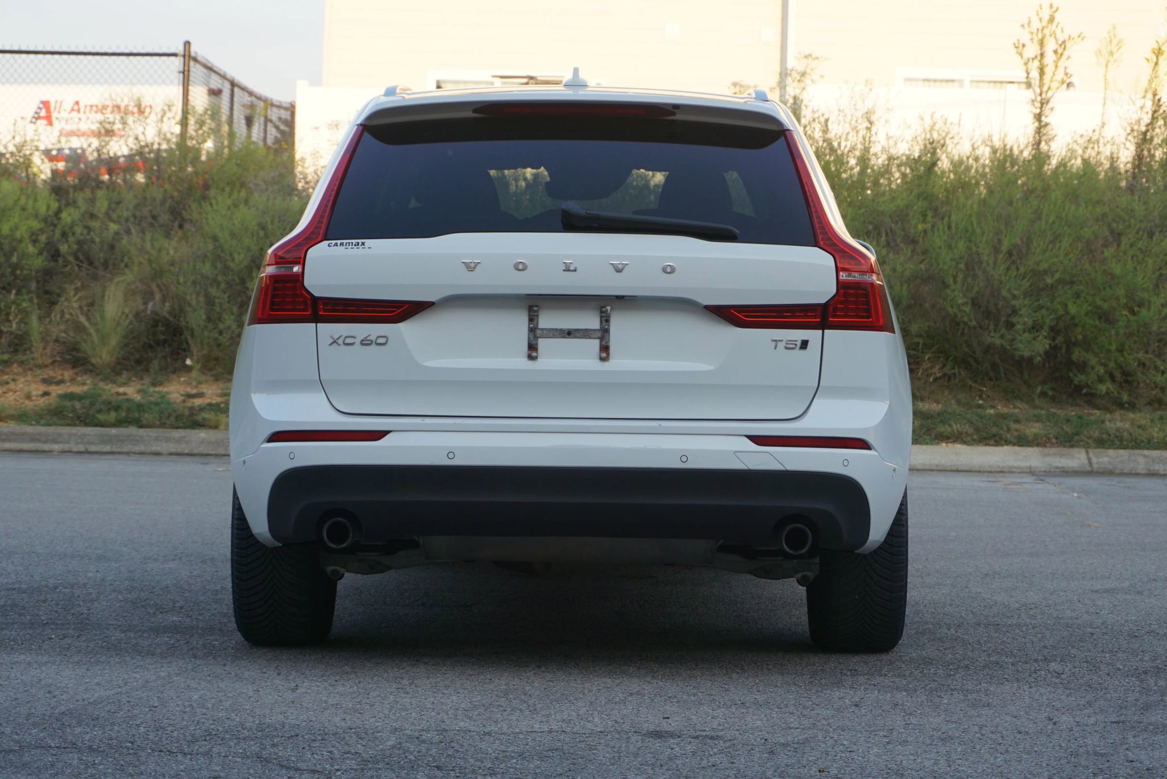 Used 2019 Volvo XC60 T5 Momentum w/ Multimedia Package image 6