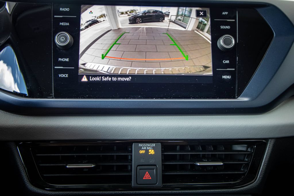 Certified 2023 Volkswagen Taos SE w/ Panoramic Sunroof Package FWD image 45