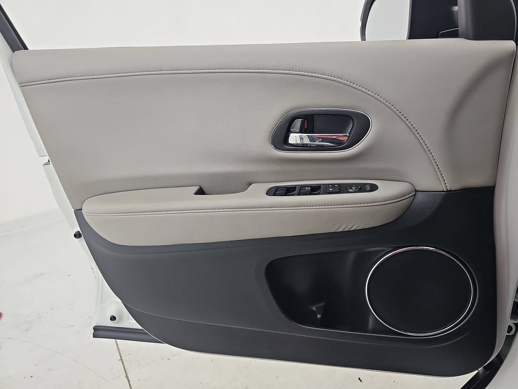 Used 2017 Honda HR-V EX-L image 32
