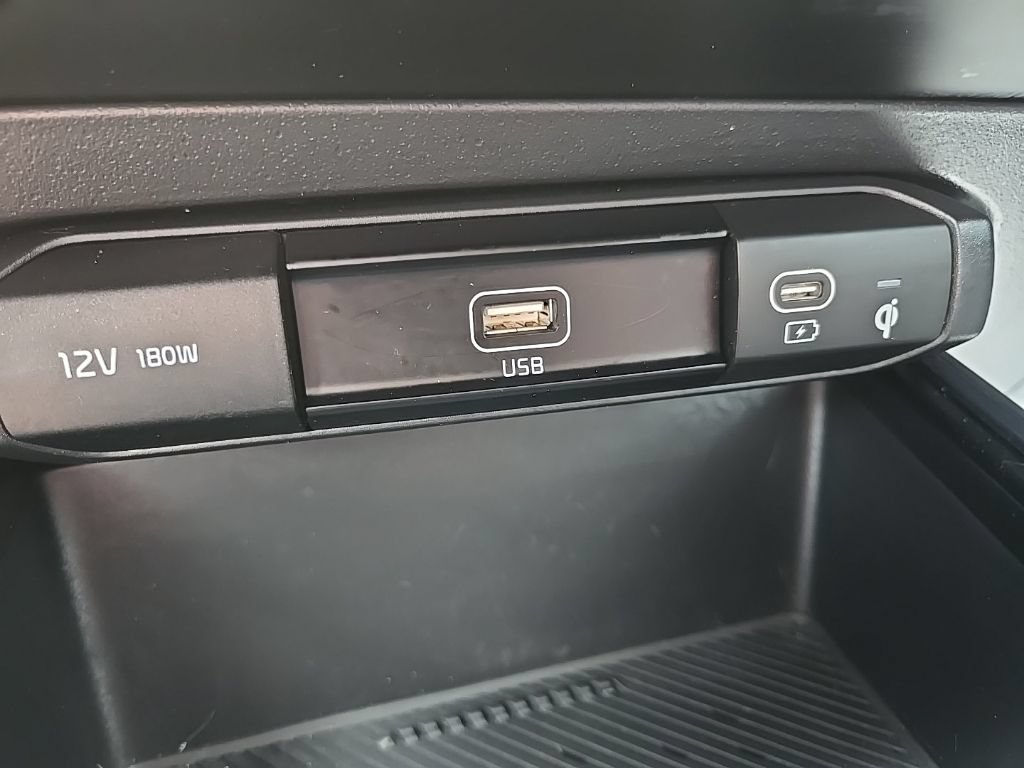 Used 2024 Kia Niro EX FWD image 57