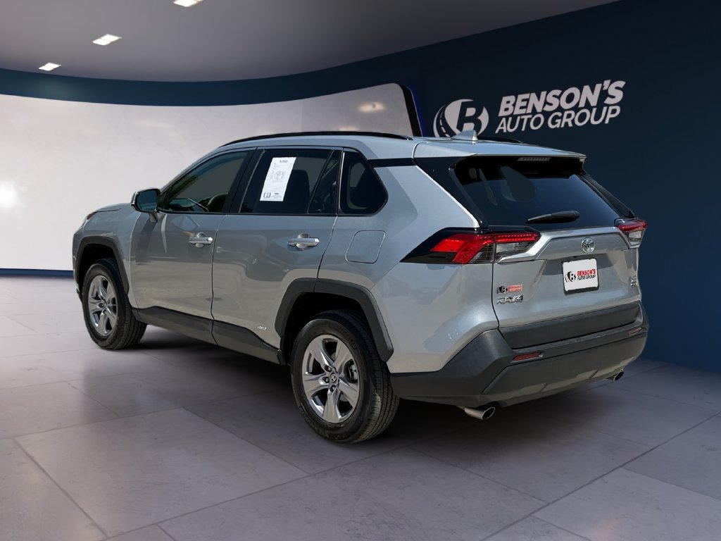 Used 2025 Toyota RAV4 XLE AWD/4WD image 3