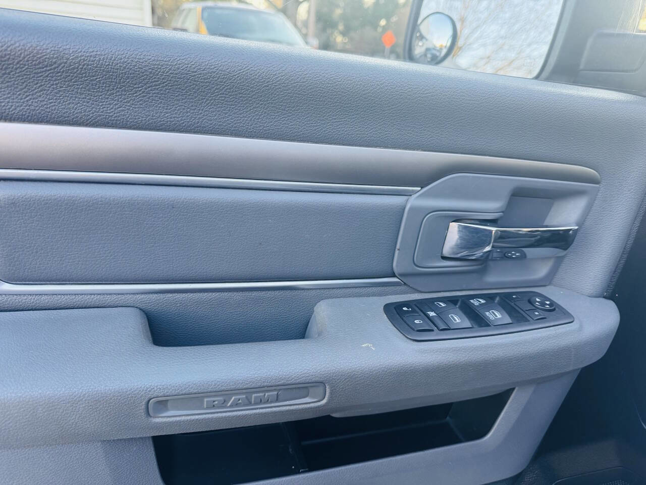 Used 2017 RAM 1500 Classic SLT image 14