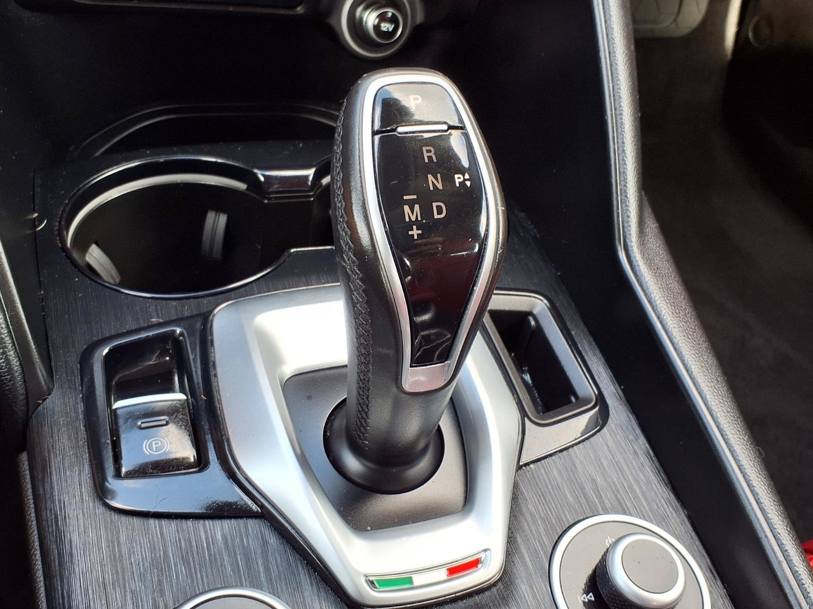 Used 2021 Alfa Romeo Giulia Sprint RWD image 13