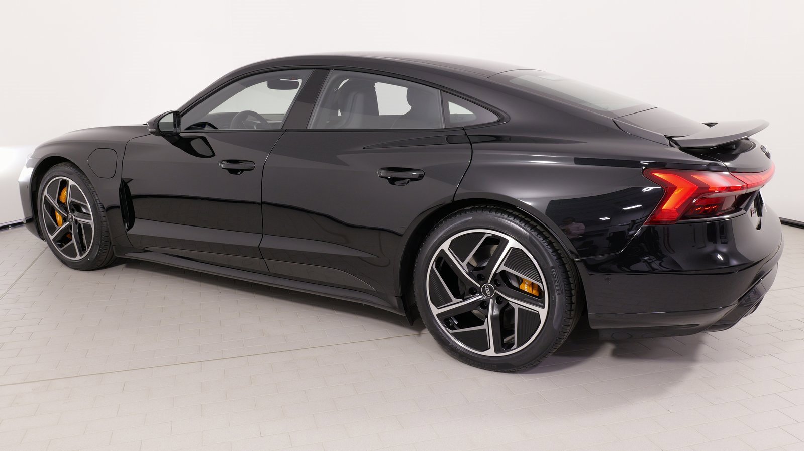 Used 2024 Audi RS e-tron GT w/ Carbon Performance Package image 17