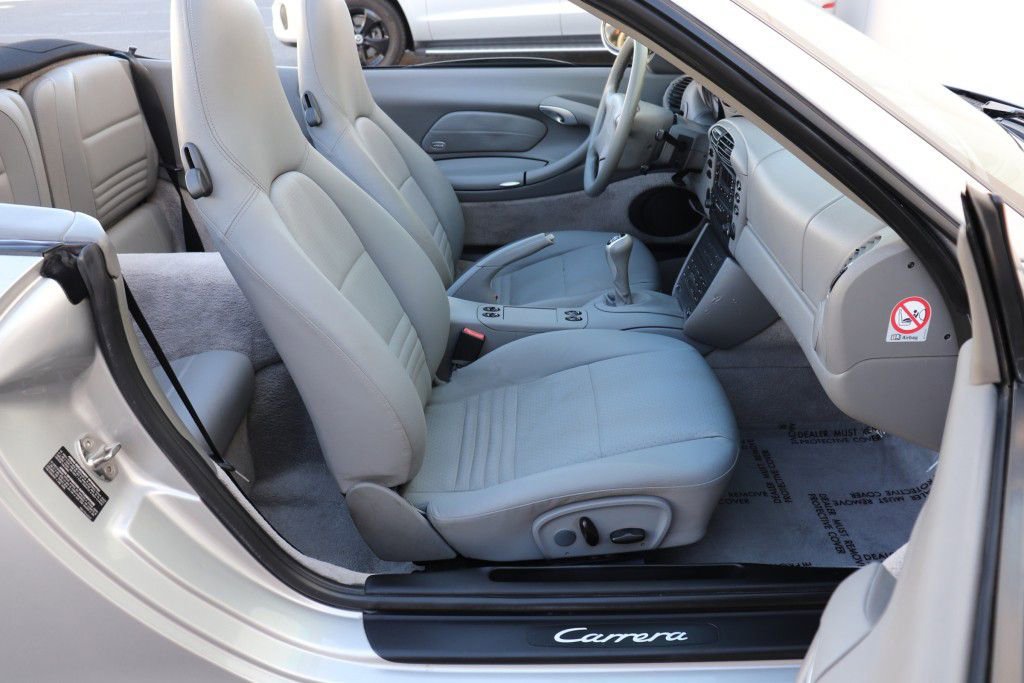 Used 2000 Porsche 911 Cabriolet image 30